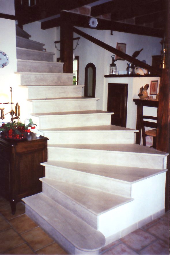 Habillage d’escalier avec option 1ere marche demi-lune