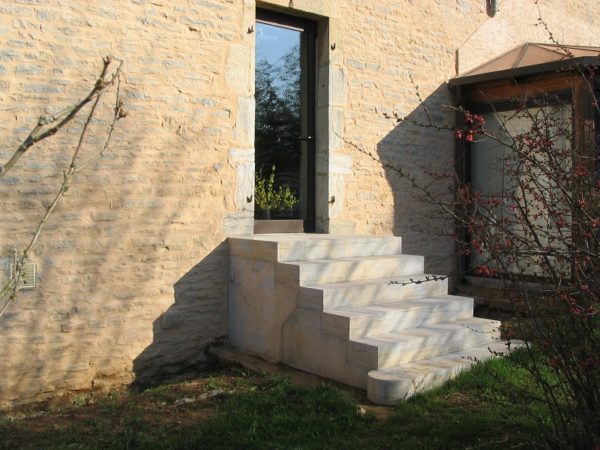 Escalier Corton beige bleu extérieur