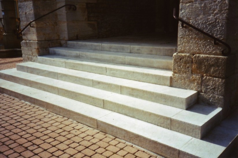 Escalier Eglise de Daix