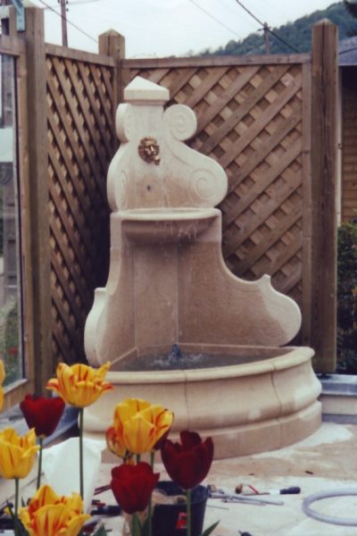 Fontaine d’angle Volute