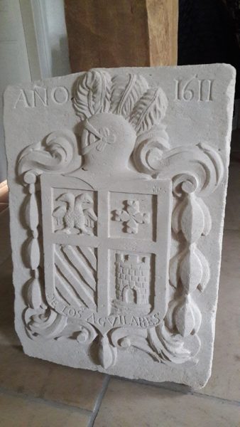 Blason sculpté